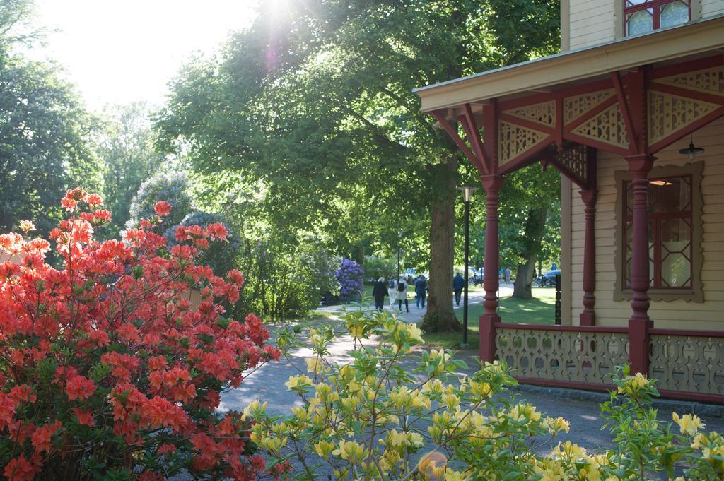 Ronneby Brunnspark Vandrarhem Och B&B Ngoại thất bức ảnh